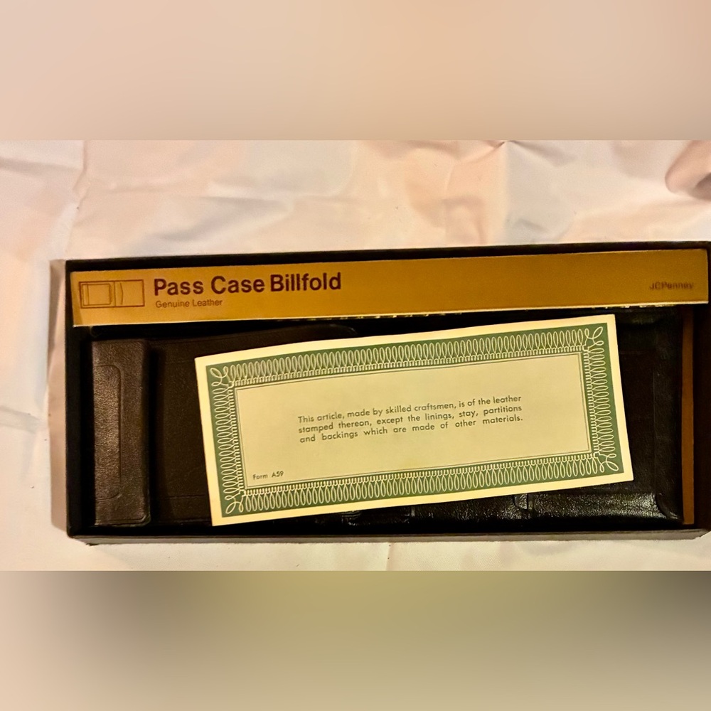 Vintage new dark Brown Leather Pass Case Billfold